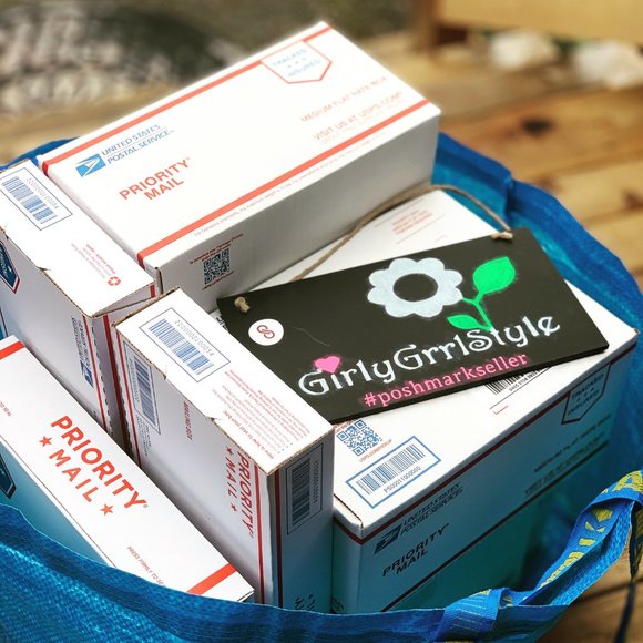 Meet your Posher, Tori - Picture 8 of 15